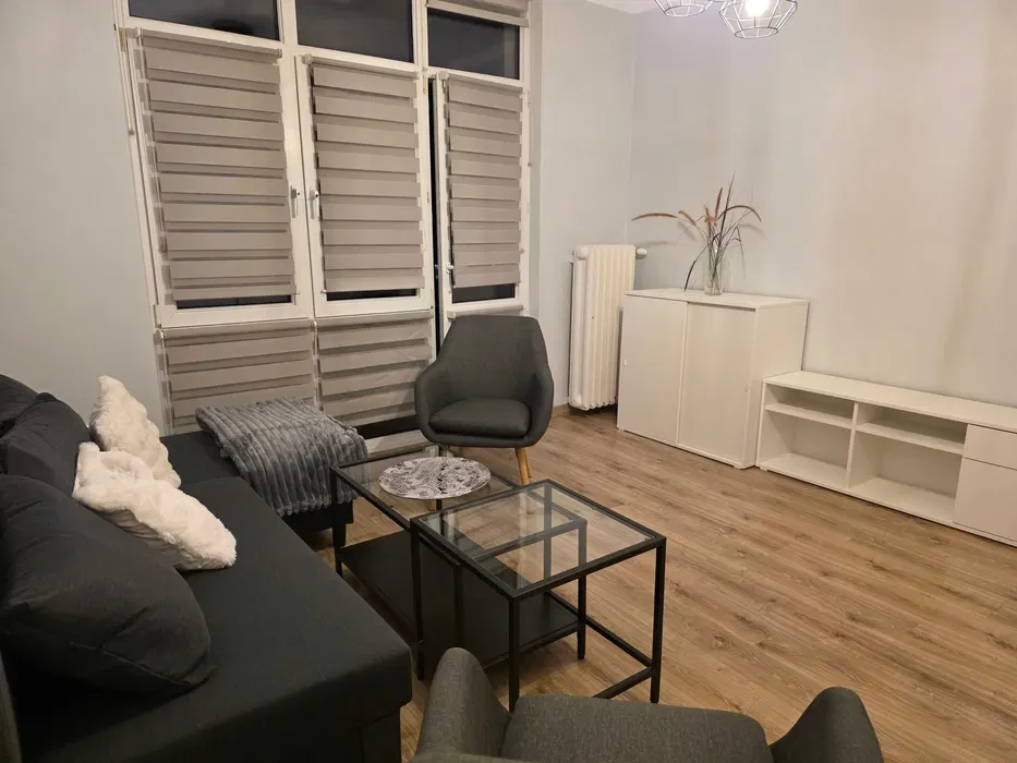 wynajmę mieszkanie dwupokojowe Os. Centrum B - 1/8