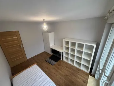 Pokój 1-osobowy z balkonem os. Zwycięstwa CENA CAŁKOWITA - miniatura 2