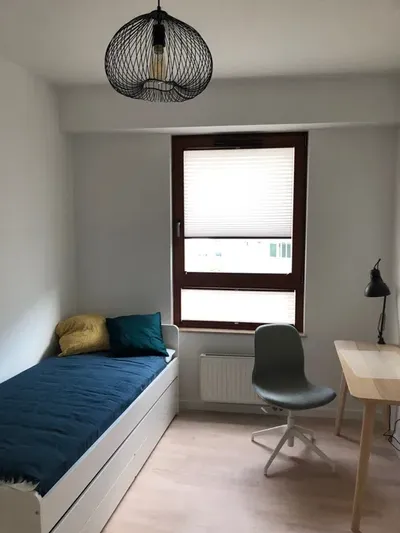 Przytulny pokój dla studenta - miniatura 4