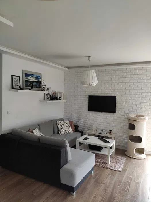 Wynajmę pokój Gdynia Obłuże - Salon, balkon, wyposażona kuchnia, czyste i ciche mieszkanie - 1/8
