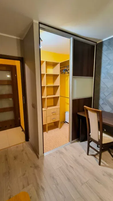 Dwu pokojowe mieszkanie rozkładowe 55m2 al. M.Kromera - miniatura 4