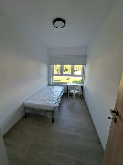 Nowe. 3 sypialni + salon, miejsce postojowe, BEZPOSREDNIO - miniatura 4