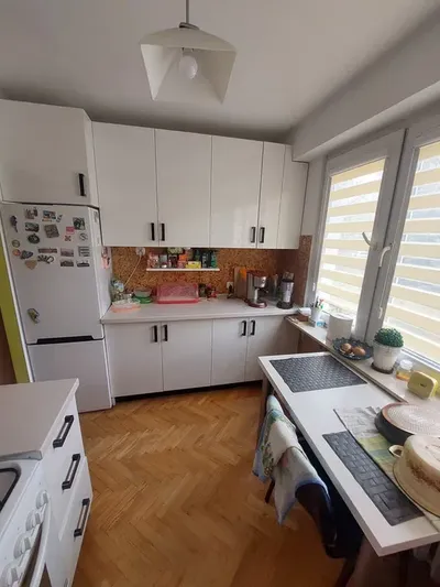 Pokój nieprzechodni dla studentki, od października, z balkonem - miniatura 3