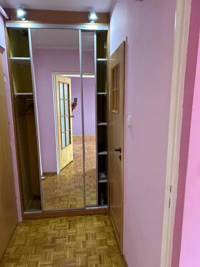 Ładna kawalerka 32 m2 z oddzielną kuchnią i balkonem oś. Wichrowe Wzgórze - miniatura 2