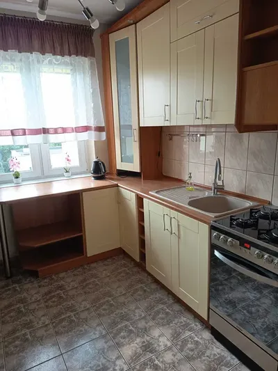 Bezpośrednio | 3 niezależne pokoje | Wyjście z klatki prosto do stacji Metra Imielin! | Idealne dla studentów lub rodziny - miniatura 2