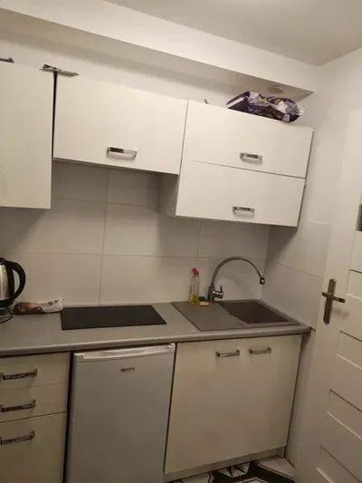 Wynajmę kawalerkę w Krakowie okolica Borku Fałeckiego - miniatura 2