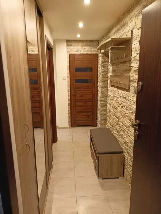 Wynajmę przestronne, dwupokojowe, w pełni wyposażone mieszkanie - 1/8