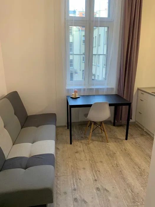 Wynajmę kawalerkę w centrum Poznaniu ul. Ratajczaka - 1/5