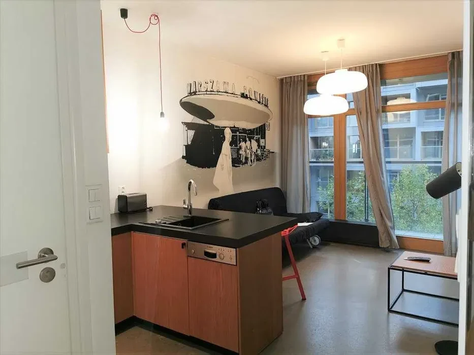 przy Metrze Rondo Daszyńskiego - Kolejowa 47a, 30 m.kw. z oddzielną sypialną i dużym balkonem - 1/8