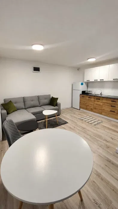 Kawalerka 33 m² z ogródkiem | 1600 zł ze wszystkimi opłatami! - 1/7