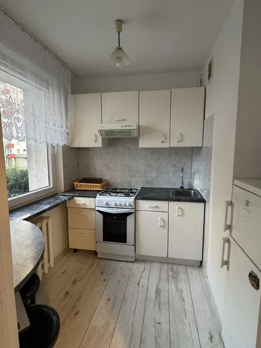 Stylowa Kawalerka do wynajęcia 32m, Winogrady - Wichrowe Wzgórze. Balkon Blisko PST i Parku Cytadela oraz Okolice Piątkowo Pestka Plaza - 1/6