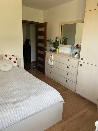 Jasny, umeblowany pokój na Bemowie – ul. Dywizjonu 303 | parking | winda | świetna lokalizacja - miniatura 2