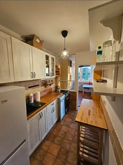 Mieszkanie 38m / 2 pokoje/kawalerka ul. Bruna 30 balkon widok na Park Pole Mokotowskie duża piwnica blisko SGH - miniatura 2