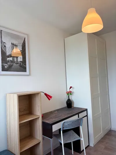 Pokój jednoosobowy w świetnie skomunikowanej lokalizacji, dwie łazienki - miniatura 5