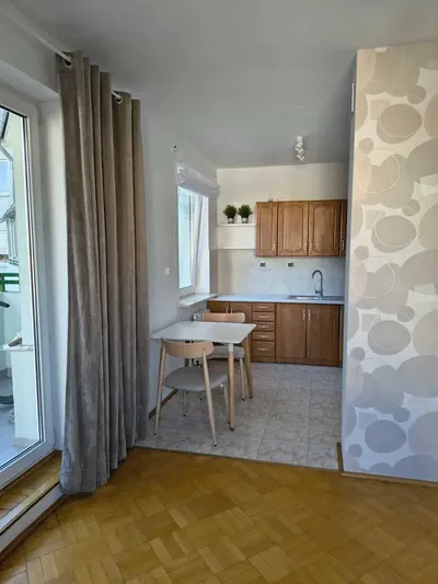 Kawalerka z balkonem na Bemowie- dwa przystanki od metra - miniatura 4