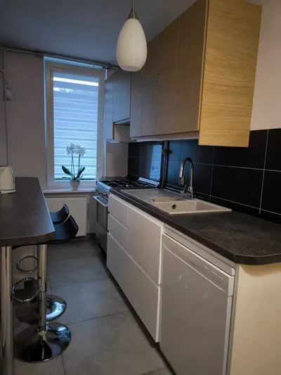 wynajmę dobrze skomunikowane mieszkanie 2-pokojowe, Morena, ul. Kolumba - miniatura 4