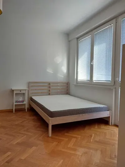 37m2 UL. FR. NULLO, GRZEGÓRZKI w okolicy Ronda Mogilskiego i Grzegórzeckiego - miniatura 3