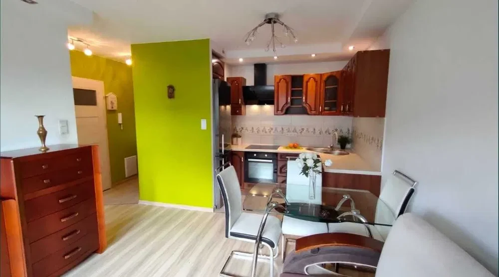 Wynajmę mieszkanie z klimatyzacją Bacieczki ul. Herberta 18, I piętro 32,60 m2 pokuj - stancja. Cниму квартиру. - 1/8