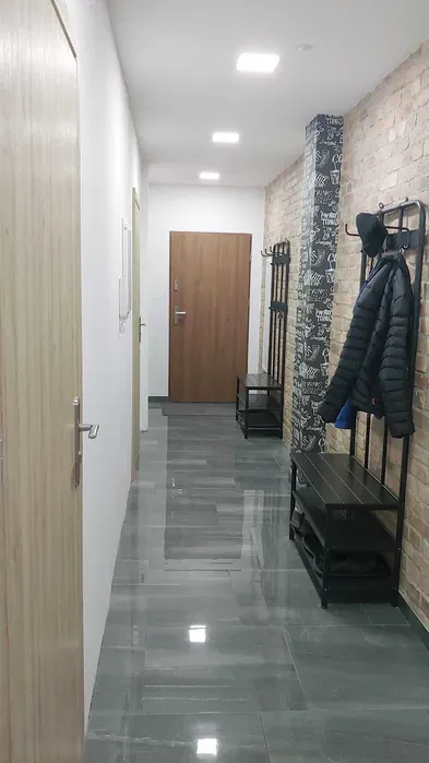 Przytulny samodzielny pokój z łazienką - miniatura 5